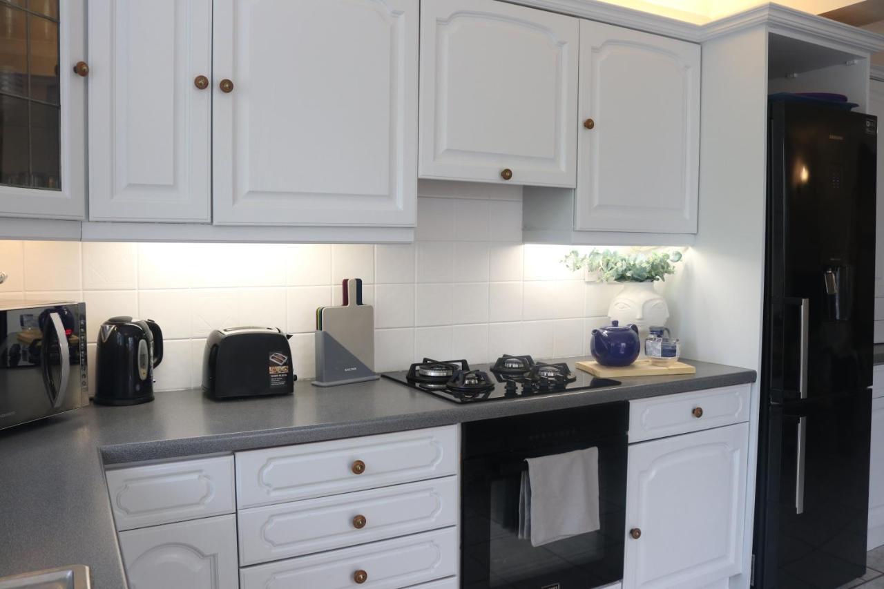 Inviting You To Your Home From Home 10 Minutes From Stratford Westfield Londra Esterno foto