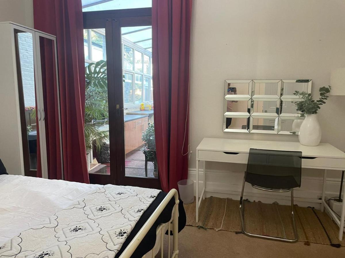 Inviting You To Your Home From Home 10 Minutes From Stratford Westfield Londra Esterno foto