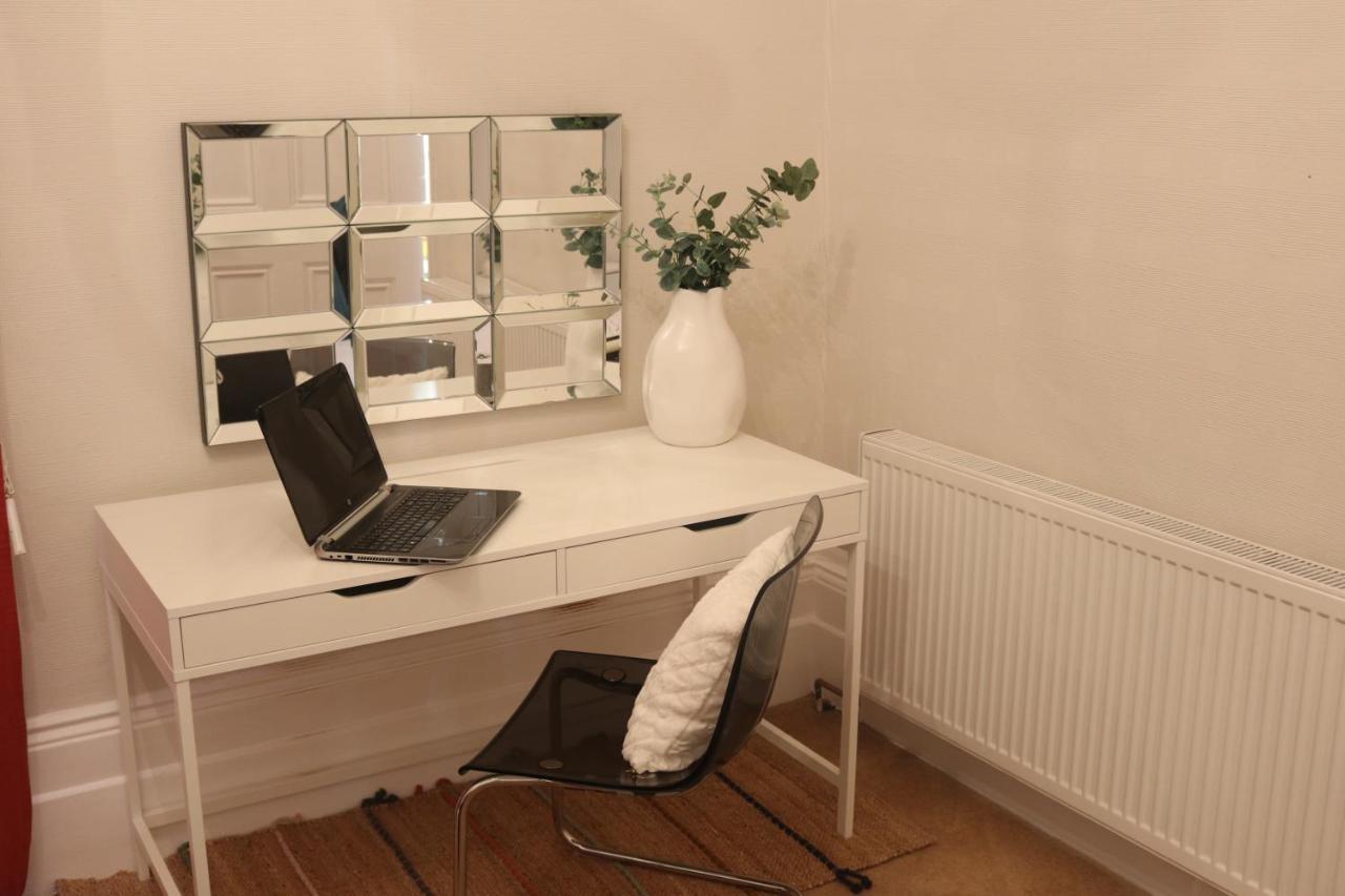 Inviting You To Your Home From Home 10 Minutes From Stratford Westfield Londra Esterno foto